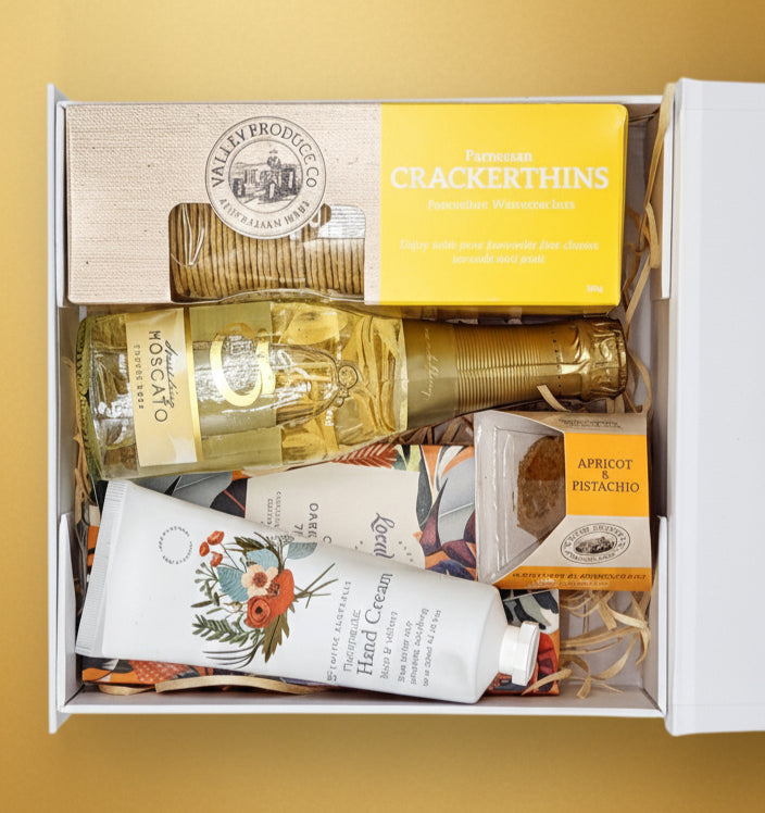 Say Hello Hamper with Sparkling